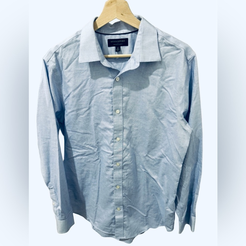 Banana Republic Men's Light Blue Dress Shirt